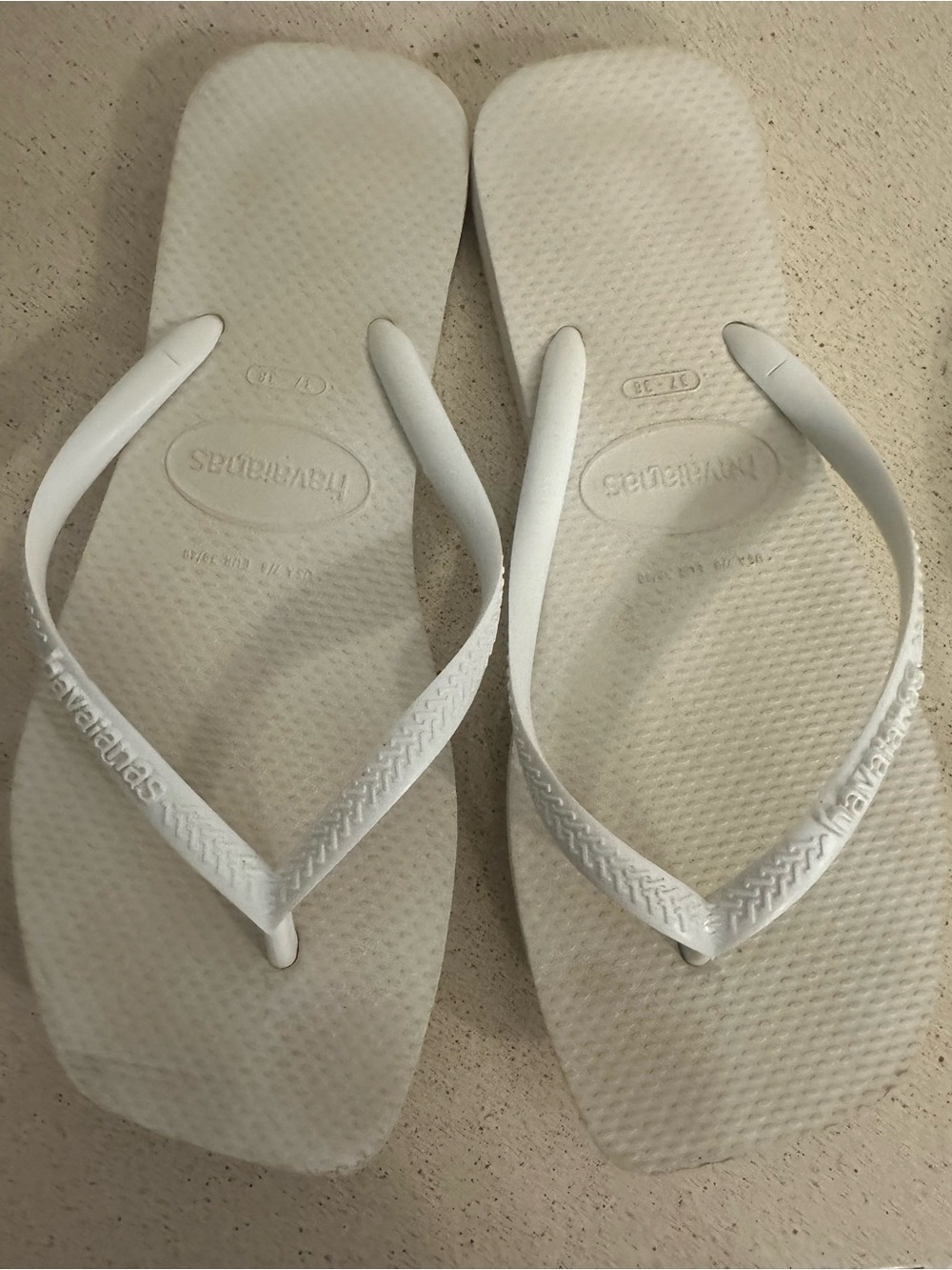 Classic Havaianas women’s flip flops